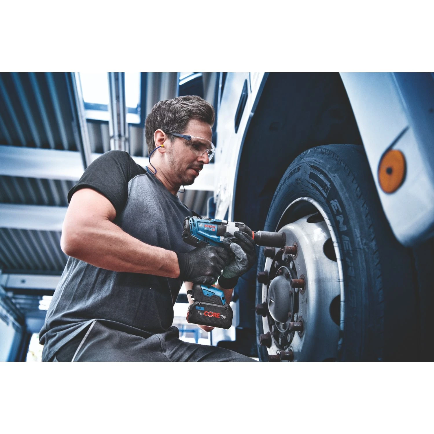 Bosch GDS 18V-1000 18V Cordless High Torque 1/2" Impact Wrench In L-Boxx - 06019J8001 5 Bosch GDS 18V-1000 18V Cordless High Torque 1/2" Impact Wrench In L-Boxx - 06019J8001 - Image 3